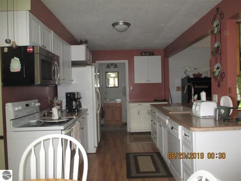 3736 Darton Rd, Hale, MI 48739 photo 2