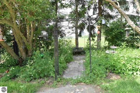 4716 S Loomis Rd, Shepherd, MI 48883 photo 7