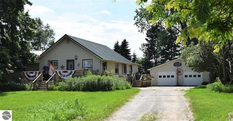 4716 S Loomis Rd, Shepherd, MI 48883 photo 1