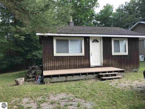 3552 Lakeside Dr, Lupton, MI 48635 photo 1