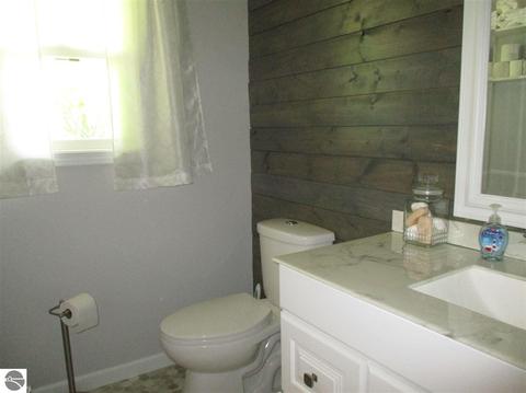 320 Norton Gibbs Dr, Ithaca, MI 48847 photo 12