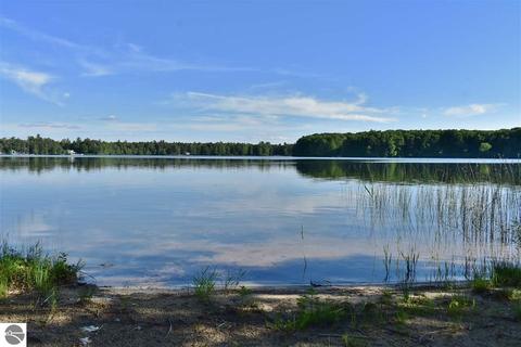 11575 Fredmar Dr, Interlochen, MI 49643 photo 2