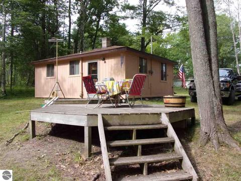 445 Everett Trl, Hale, MI 48739 photo 5