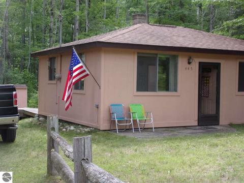 445 Everett Trl, Hale, MI 48739 photo 3