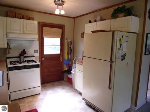 445 Everett Trl, Hale, MI 48739 photo 12