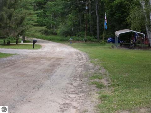 445 Everett Trl, Hale, MI 48739 photo 7