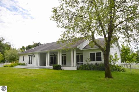 150 Mitchell Ct, Elk Rapids, MI 49629 photo 31