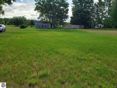 115 2nd St, Mesick, MI 49668 photo 3