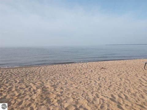 4212 Anne St, Au Gres, MI 48703 photo 2