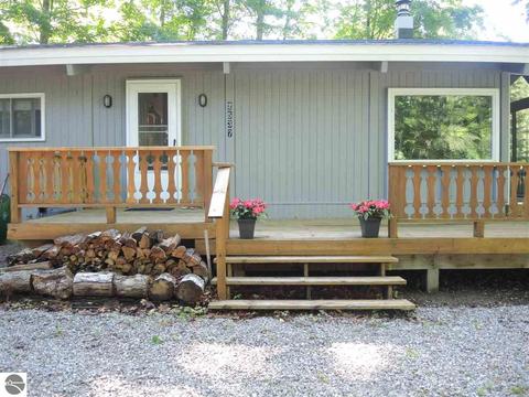 2537 E Ash Pl, Cedar, MI 49621 photo 6