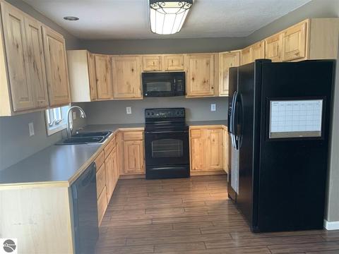 4901 N 33 Rd, Manton, MI 49663 photo 3