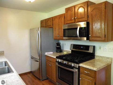 202 S Hockaday Rd, Gladwin, MI 48624 photo 3