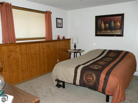 202 S Hockaday Rd, Gladwin, MI 48624 photo 9