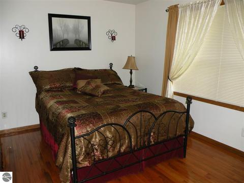 202 S Hockaday Rd, Gladwin, MI 48624 photo 6