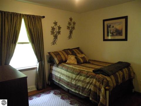 202 S Hockaday Rd, Gladwin, MI 48624 photo 7