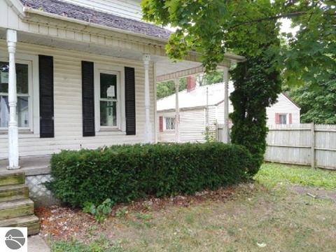 417 Emerson St, Ithaca, MI 48847 photo 4