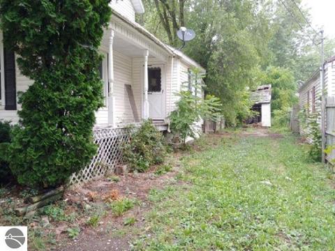 417 Emerson St, Ithaca, MI 48847 photo 5