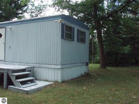 1933 Edwin Rd, Harrison, MI 48625 photo 4