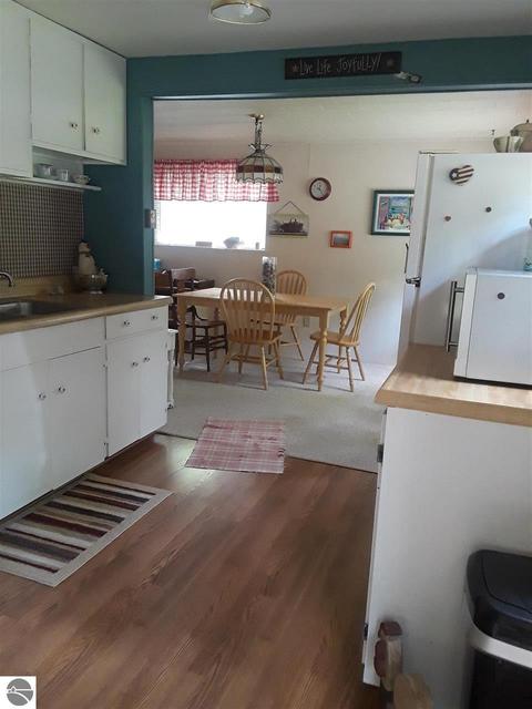 1018 S Fifth St, Au Gres, MI 48703 photo 2