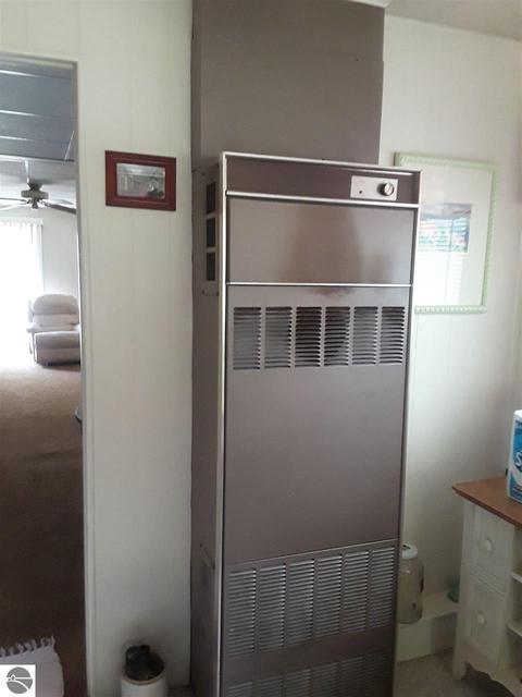 1018 S Fifth St, Au Gres, MI 48703 photo 10