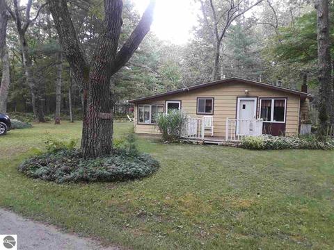 1018 S Fifth St, Au Gres, MI 48703 photo 1