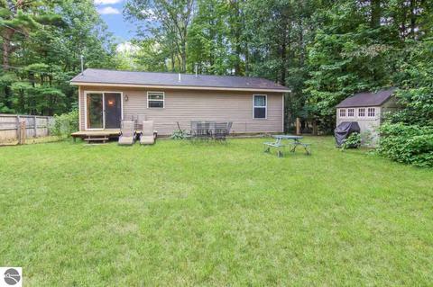 10708 White Pine Rd, Interlochen, MI 49643 photo 2