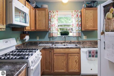 10708 White Pine Rd, Interlochen, MI 49643 photo 9