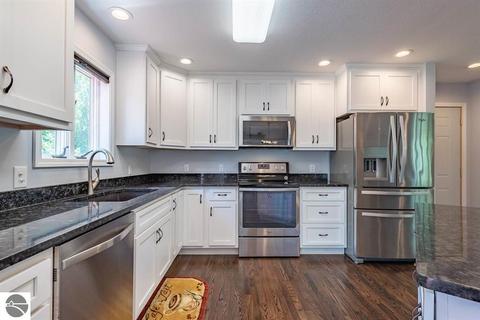 8896 E River Rd, Mount Pleasant, MI 48858 photo 6