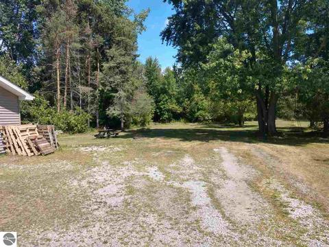 635 E Michigan Ave, Au Gres, MI 48703 photo 3