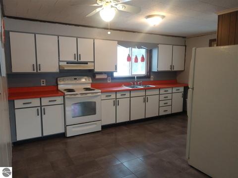 635 E Michigan Ave, Au Gres, MI 48703 photo 9