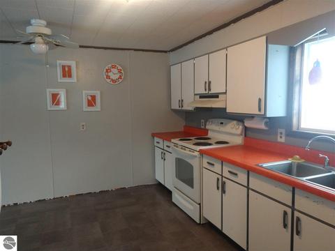 635 E Michigan Ave, Au Gres, MI 48703 photo 7
