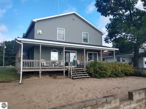 328 N Huron, Au Gres, MI 48703 photo 1