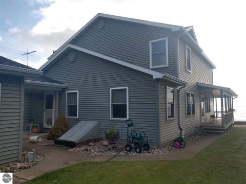 328 N Huron, Au Gres, MI 48703 photo 2