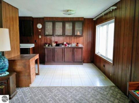 8575 E Monroe Rd, Wheeler, MI 48662 photo 5