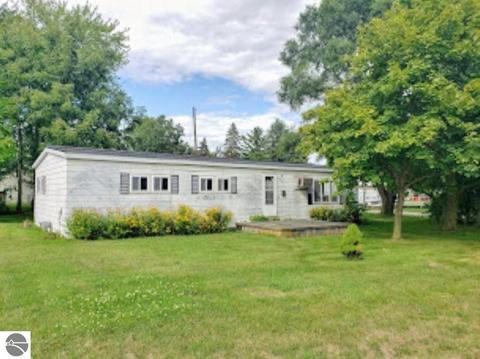 8575 E Monroe Rd, Wheeler, MI 48662 photo 1