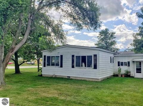 8575 E Monroe Rd, Wheeler, MI 48662 photo 12