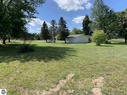11494 W Washington, Sumner, MI 48889 photo 13