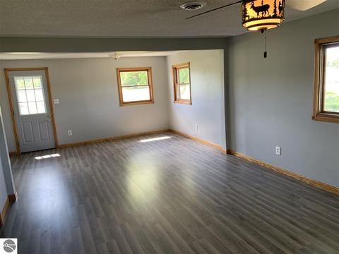 11494 W Washington, Sumner, MI 48889 photo 18
