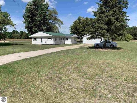 11494 W Washington, Sumner, MI 48889 photo 1