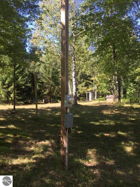 2141 Smith Rd, Gladwin, MI 48624 photo 3