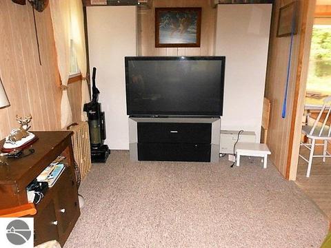 1608 Sensabaugh Rd, Lupton, MI 48635 photo 10