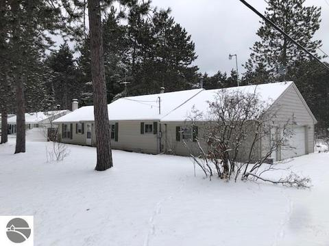 202 Chestnut Rd, Roscommon, MI 48653 photo 4