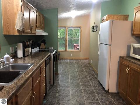 860 S Greendale Rd, Shepherd, MI 48883 photo 3