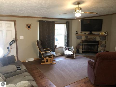 860 S Greendale Rd, Shepherd, MI 48883 photo 6