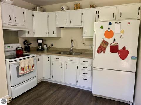 5331 Moore Rd, Williamsburg, MI 49690 photo 2