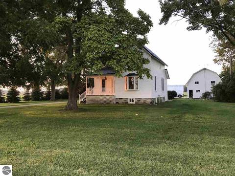 1591 E St Charles Rd, Ithaca, MI 48847 photo 1