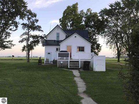 1591 E St Charles Rd, Ithaca, MI 48847 photo 6