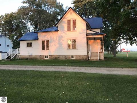 1591 E St Charles Rd, Ithaca, MI 48847 photo 4