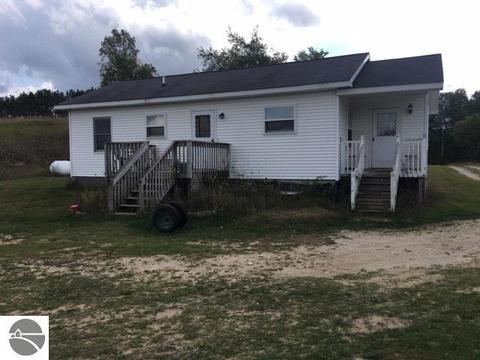 760 W 30 Rd, Boon, MI 49618 photo 2