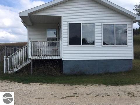 760 W 30 Rd, Boon, MI 49618 photo 3